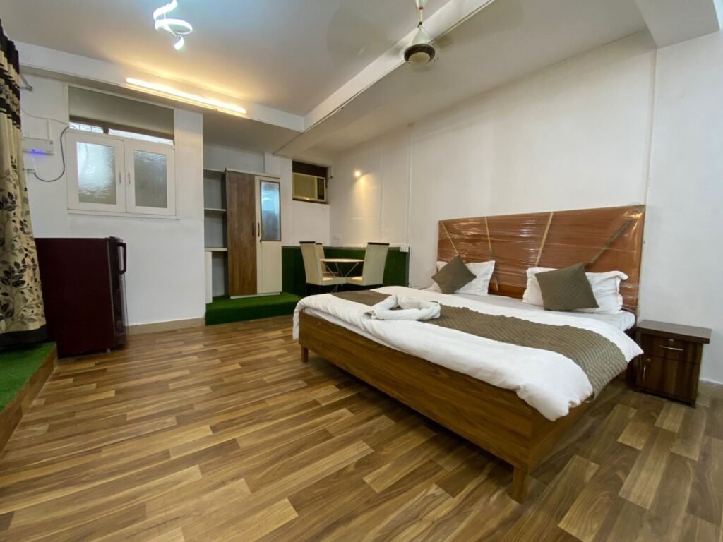 furnished service apartments in east delhi