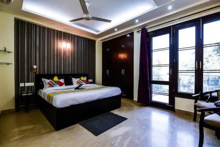 Luxury service apartments